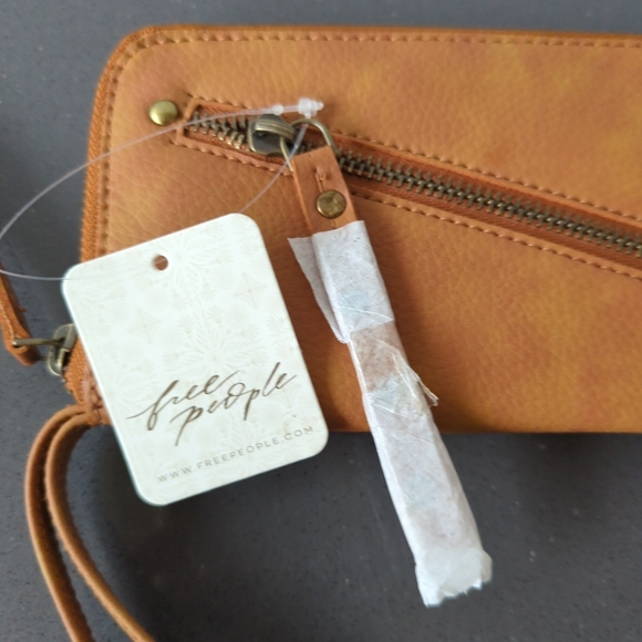 NWT FREE PEOPLE DISTRESSED VEGAN WALLET SS - Picture 2 of 5